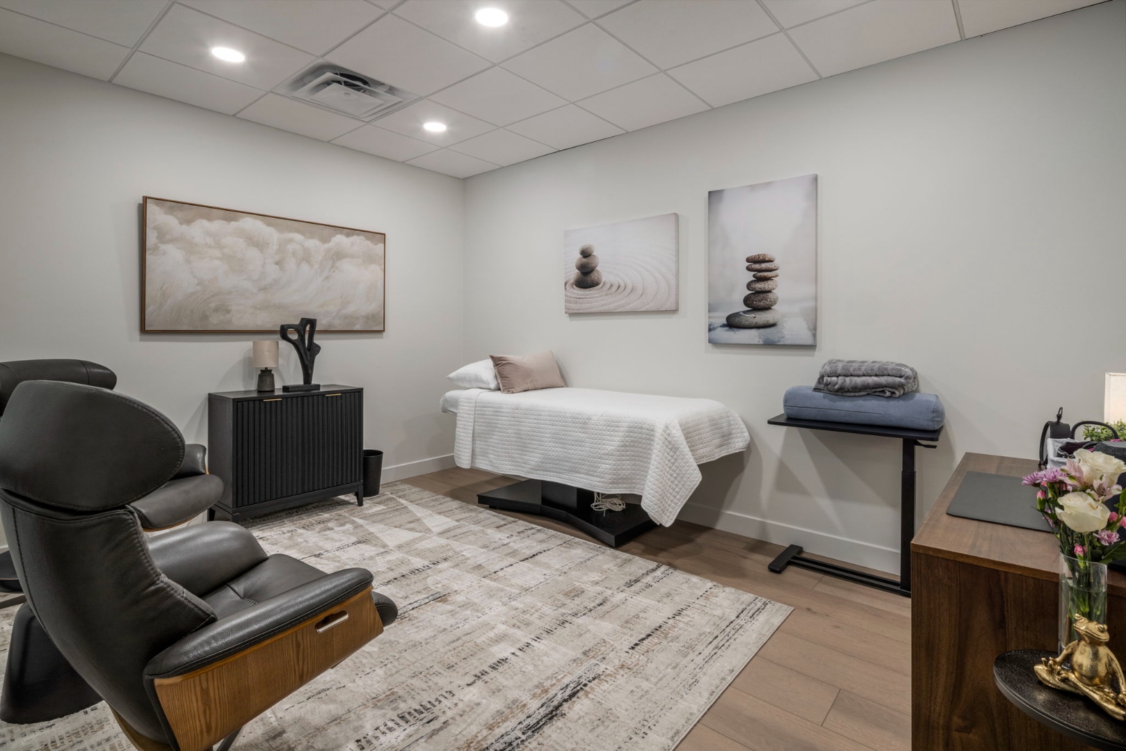 A treatment room at Redefine's Scottsdale outpatient center